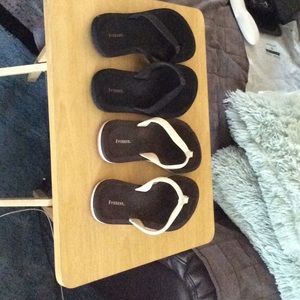 Women’s Flip Flops....The Set